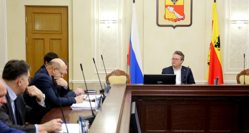 Мэр Воронежа Вадим Кстенин потребовал штрафовать перевозчиков за нарушения