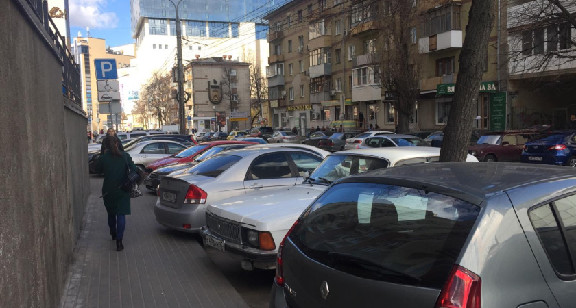 Парковки в центре Воронежа останутся бесплатными до конца недели