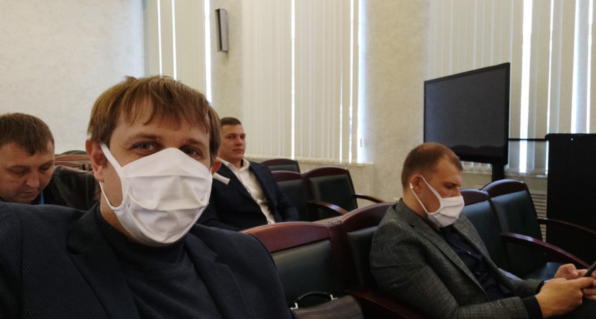 Воронежские коммунисты назвали театром абсурда заседание райсовета в Павловске 