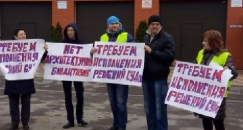 В Воронеже суд и приставы оказались бессильны против самостроя