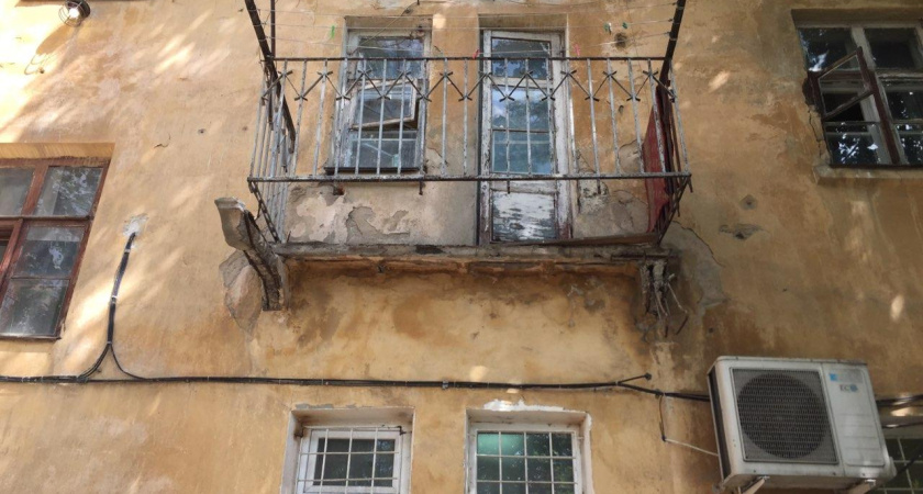 В воронежской УК прокомментировали обрушение балкона на 9 Января