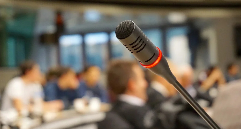 Перед выборами в Воронежской области разрешили собрания политиков