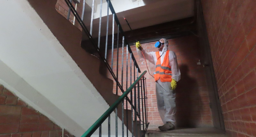 14 тонн дезинфицирующих средств потратили УК в воронежских подъездах 