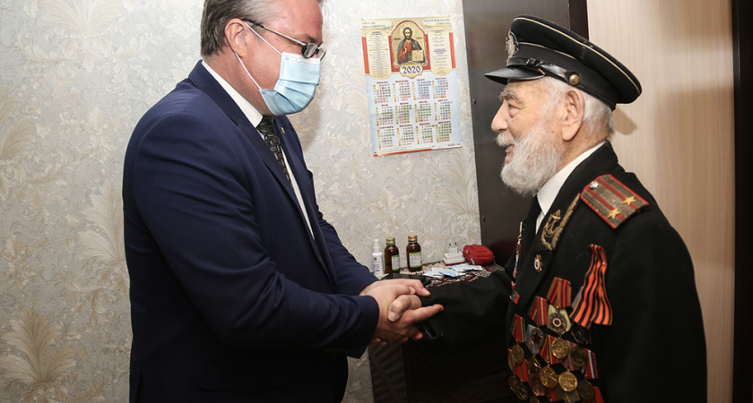 Мэр Вадим Кстенин поздравил воронежцев с Днем города