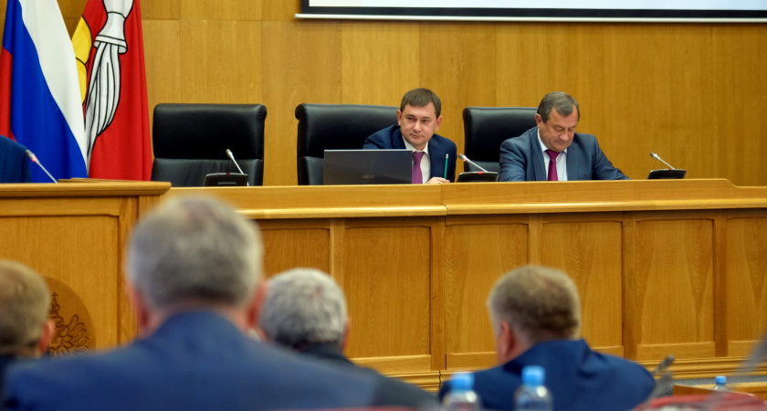 В Воронежской области выбрали спикера и зампреда нового парламента