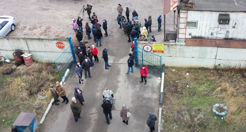 В Воронеже коммунисты разогрели жителей за сохранение незаконной парковки