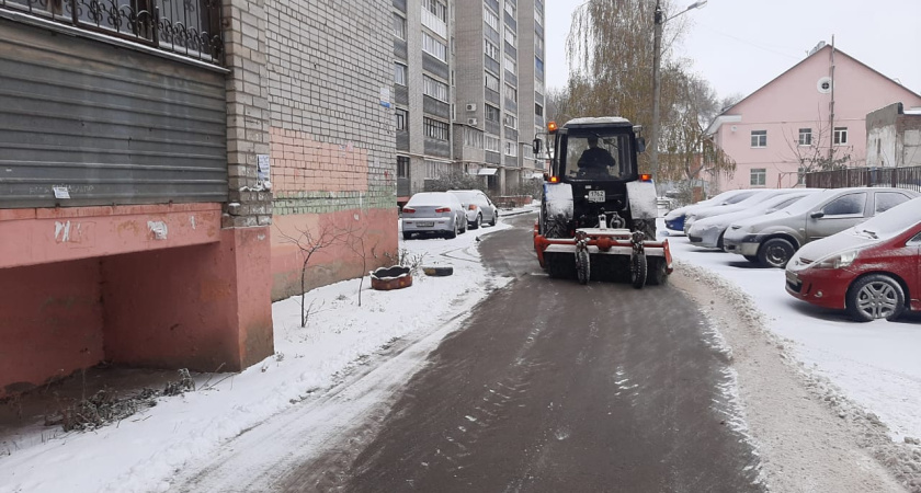 Воронежские УК справляются с последствиями снегопада