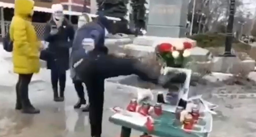 Несогласованный марш Немцова в Воронеже закончился скандалом