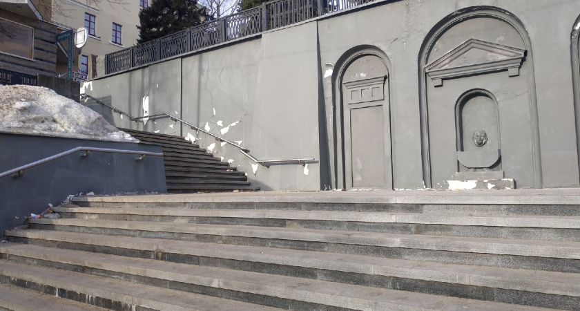 Воронежцы указали мэрии на облупившуюся краску на Помяловском спуске 