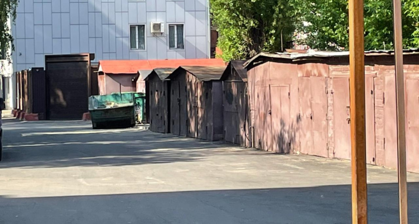 В Коминтерновском районе Воронежа уже четыре года не исполняется решение суда о сносе самостроя