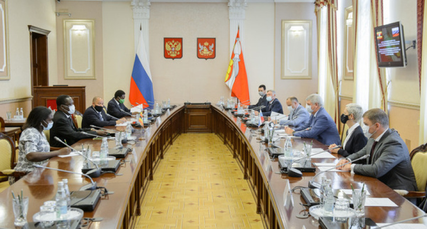 Губернатор Воронежской области «готов делиться имеющимся опытом» с бизнесменами Уганды