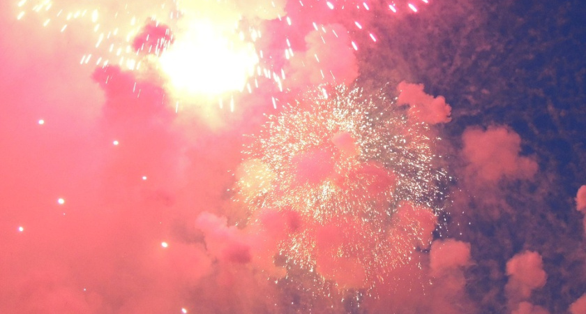На 14-минутный фейерверк ко Дню города в Воронеже готовы потратить 2,9 млн рублей