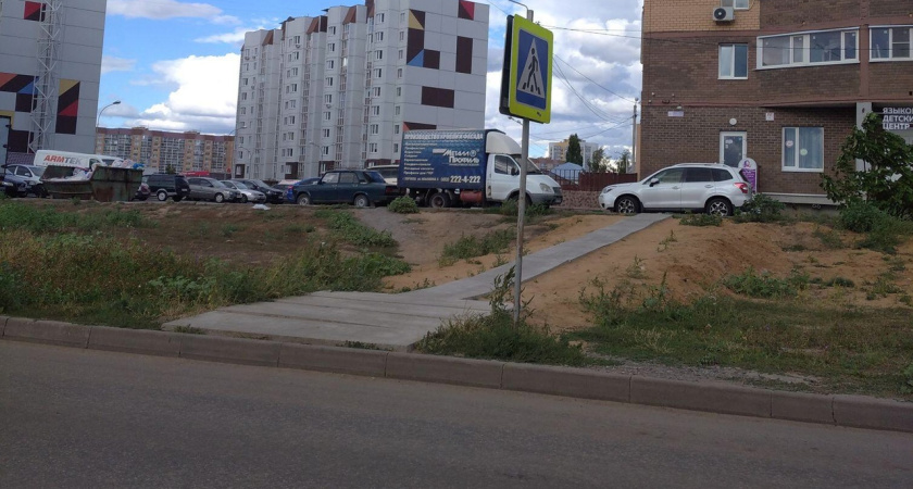 Воронежский депутат ГД Сергей Чижов поспособствовал организации перехода к школе в Шилово