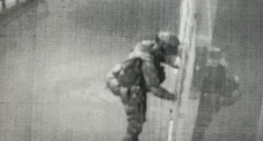 Сотрудники центрального аппарата ФСБ начали поиски напавшего на лискинский отдел полиции мужчины