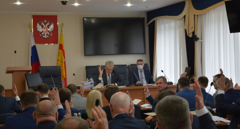 Депутаты ответили народу за свое голосование по повышению коммунальных тарифов 