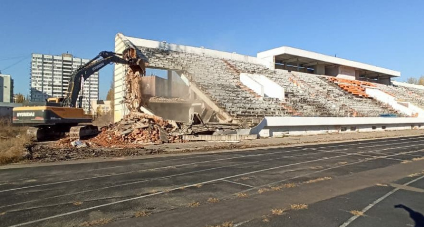 Рабочие начали демонтаж воронежского «Факела»