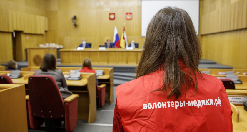 Депутаты Воронежской областной Думы организовали доставку горячего питания волонтерам-медикам 