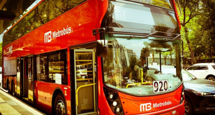 Мэр Воронежа Вадим Кстенин оценил реализацию проекта метробуса в облцентре