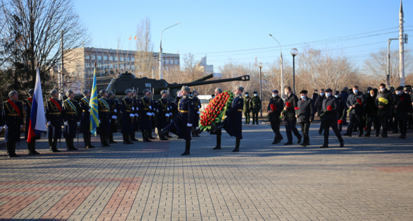 В Воронеже почтили память Героев Отечества и провели церемонию возложения венков 