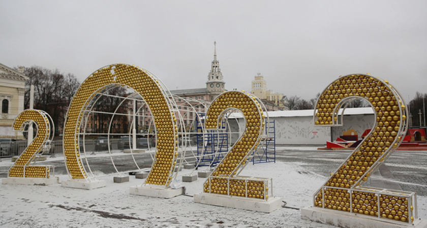 В Воронеже площадь Ленина уже оформляют к новому году