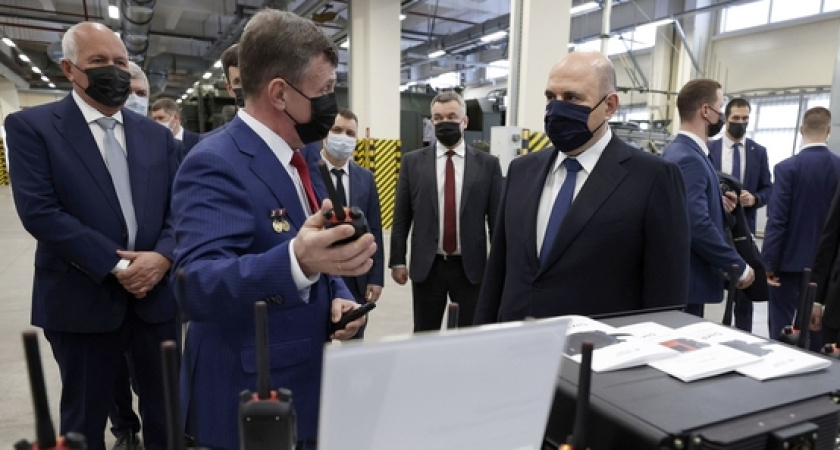 Михаилу Мишустину в Воронеже представили макет базовой станции 5G