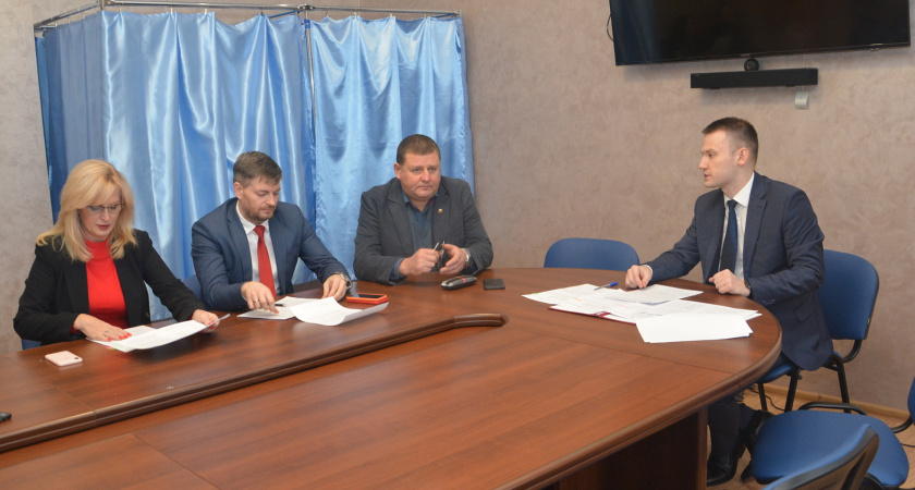 Мэрия Воронежа должна включить в бюджет города расходы на ремонт пришкольных территорий 