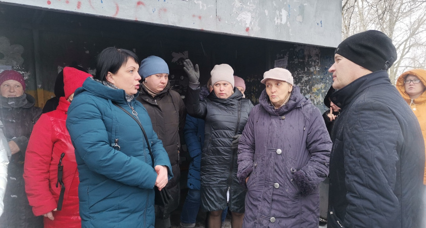 Руководитель народного фронта по Воронежской области встретился с жителями Семилукских Выселок