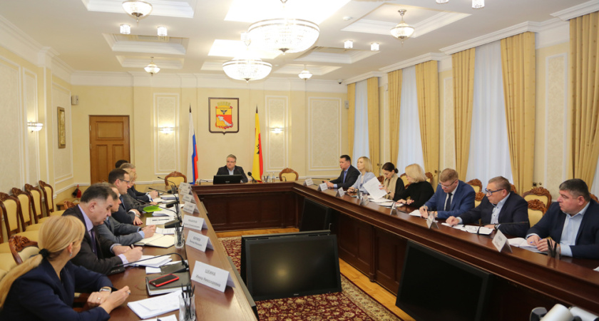 Мэр Воронежа Вадим Кстенин подчеркнул важность скорейшего проведения торгов на проектирование и возведение еще ряда соцобъектов