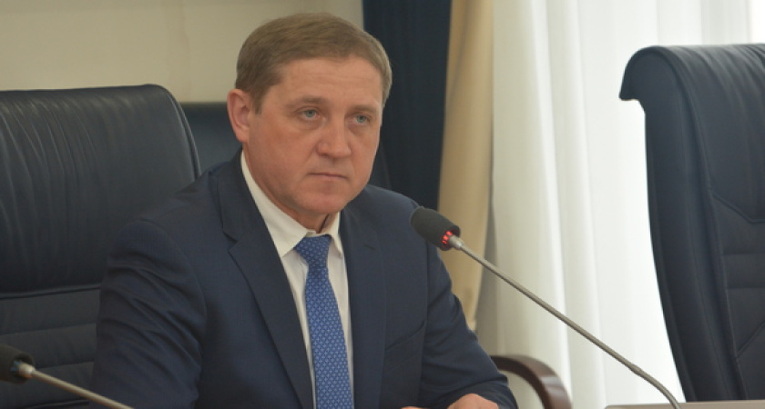 Мэрия Воронежа сформирует программу ремонта дорожного покрытия на территории детсадов и школ 