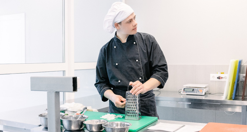 Студентов техникума обучили основам сервиса