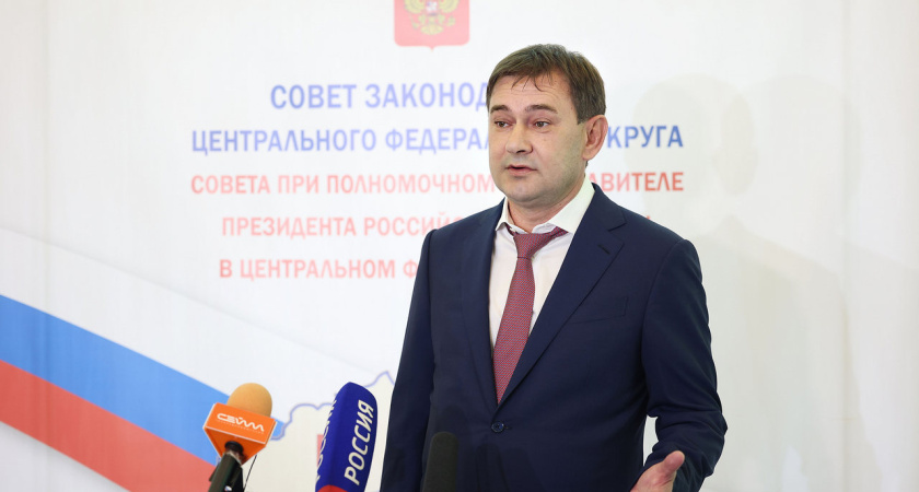 Председатель Воронежской облдумы Владимир Нетесов заявил о необходимости масштабирования эффективных наработок в сфере наставничества