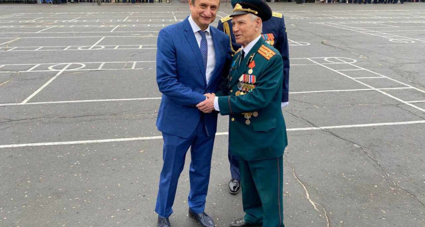 Воронежский депутат Сергей Чижов поздравил курсантов военно-воздушной академии и с началом обучения 