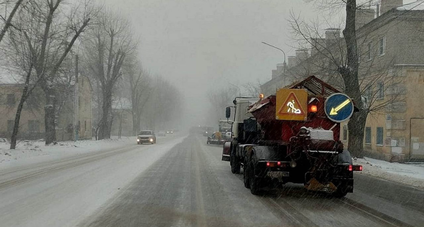 В Воронеже комбинаты благоустройства за ночь вывезли 11 тыс. куб. снега 