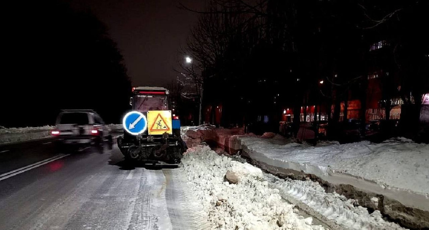 Мэр Воронежа Вадим Кстенин заявил о продолжении работ расчистке дорог с местных улиц