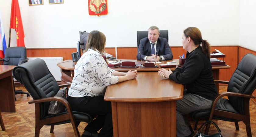 Жители поселка Грибановский будут получать ответы от местной администрации за пять дней