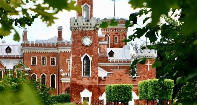 Ни одна компания не захотел проводить инженерные работы в дворце Ольденбургских в Воронежской области