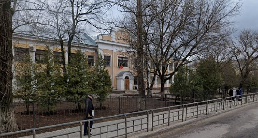 В Воронеже почти за 40 млн рублей восстановят здание школы со столетней историей