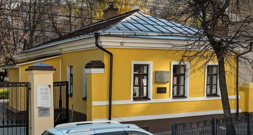 В Воронеже за 8,1 млн рублей благоустроят дом-музей Никитина