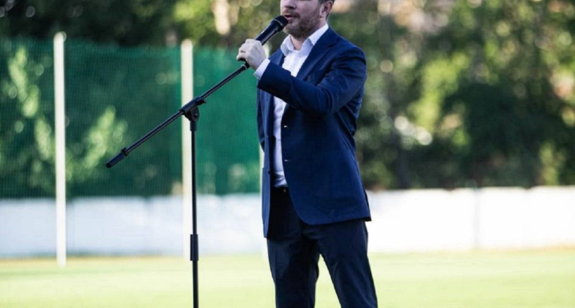 «Начали первые матчи со сломанными ребрами»: гендиректор «Факела» попросил поддержки болельщиков на фоне серии поражений 