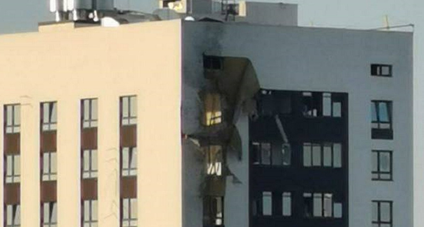 Беспилотник попал по жилому дому в Воронеже