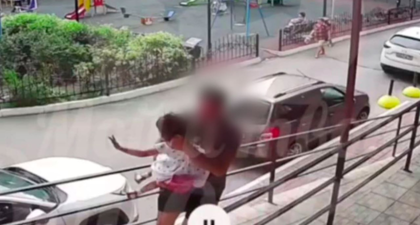 Четырехлетнюю девочку похитили с детской площадки в Воронеже