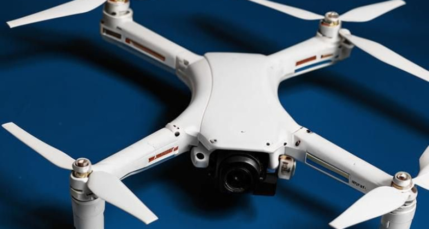 Пожар и взрывы начались после падения БПЛА в одном из районов Воронежской области 