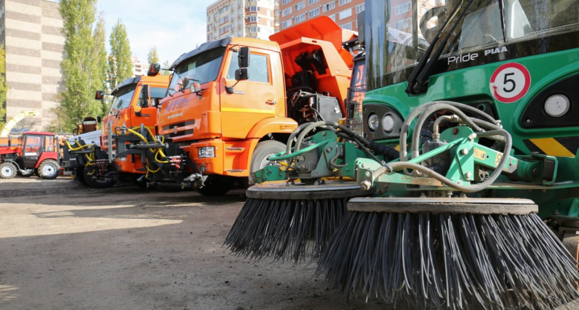 Глава Воронежа рассказал о готовности коммунальной техники к зимнему сезону