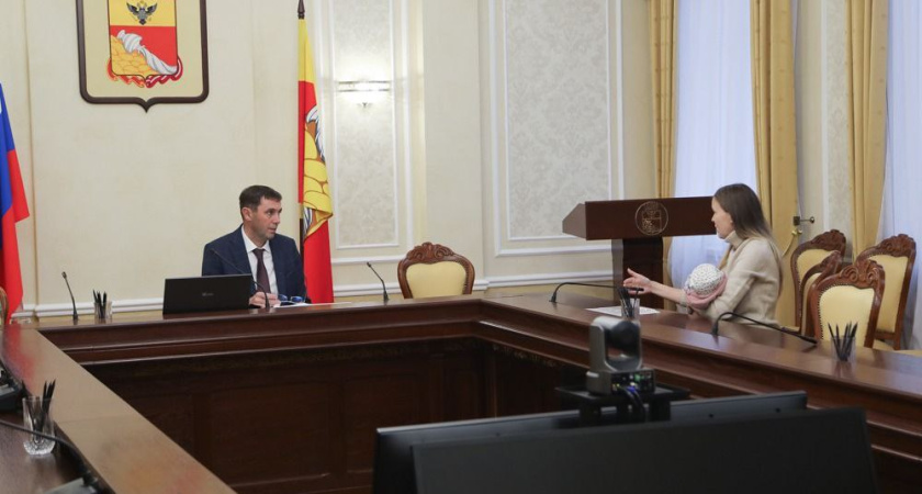 На приеме у мэра Воронежа Сергея Петрина побывал самый юный посетитель за всю историю