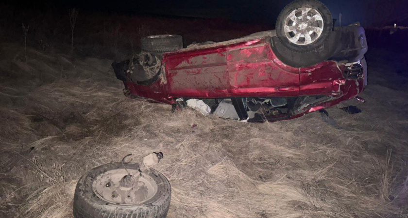 Обстоятельства смертельного ДТП с перевернутой машиной устанавливают в Россошанском районе Воронежской области