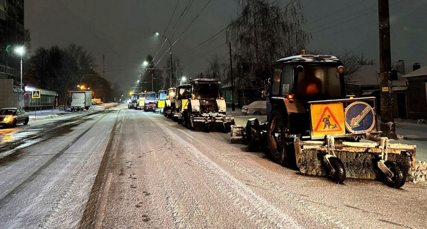 Более трёх тысяч тонн пескосмеси использовали для обработки дорог и тротуаров за одну ночь