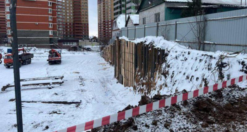 Застройщик нарушал правила строительства в Воронеже, создавая опасность для соседей