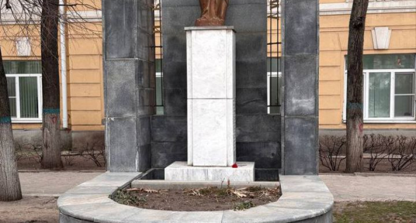 В Воронеже запланирован ремонт единственного памятника медработникам