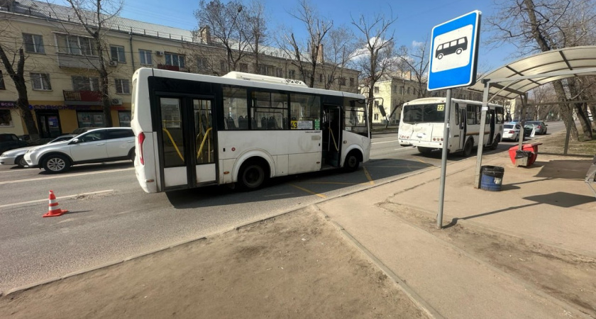 В Воронеже три женщины пострадали в ДТП с двумя автобусами