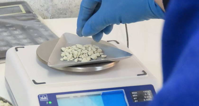 Орловское предприятие тестирует технологию очистки черноморских пляжей от мазута